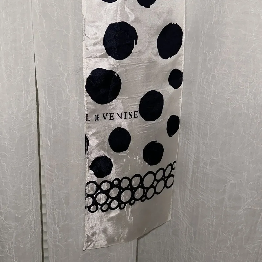 De VENISE White Large Navy Polka Purse Neck Scarf